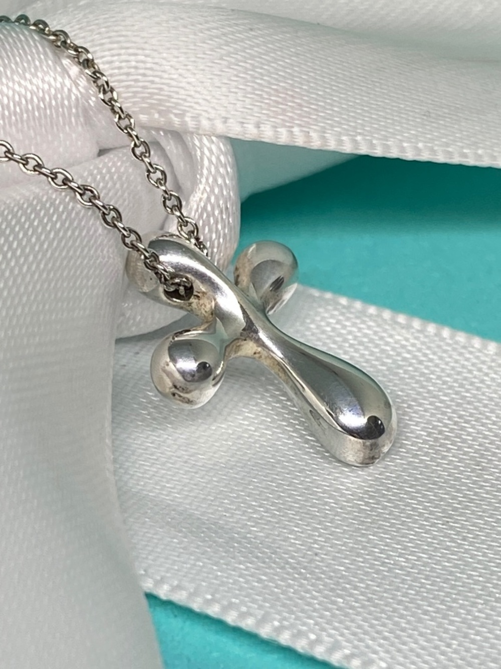 Tiffany & Co Elsa Peretti teardrop cross 16” Pendant  silver  925 Box - Picture 2 of 7